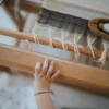 efelidi-telaio particolare lavorazione tessitura a mano